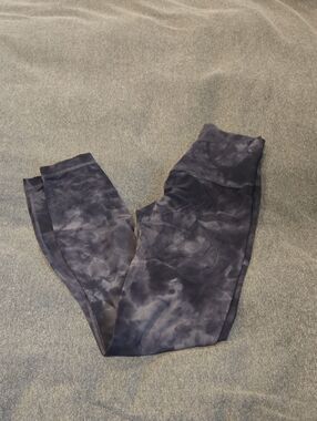 lululemon athletica Tie-Dye Leggings in Charcoal/Gray